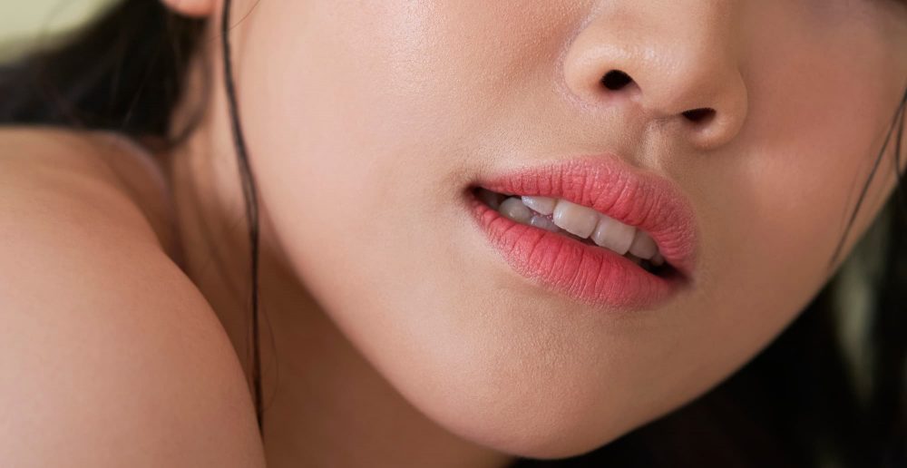 ヒアルロン酸で唇が腫れる？対処法やその他のリスクも徹底解説！